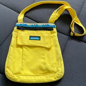 EUC Kavu small messenger bag